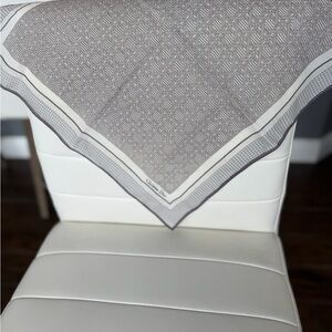 Dior Elegant Gray and Cream Cotton Scarf